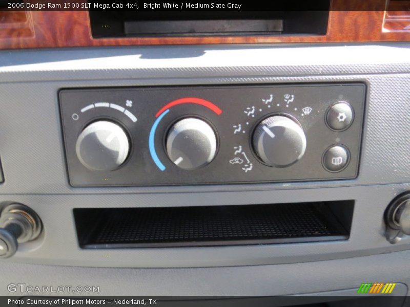 Bright White / Medium Slate Gray 2006 Dodge Ram 1500 SLT Mega Cab 4x4