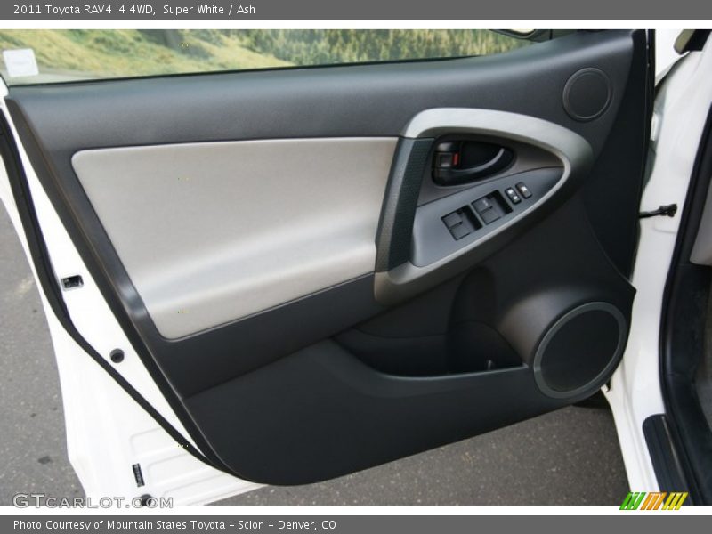 Super White / Ash 2011 Toyota RAV4 I4 4WD