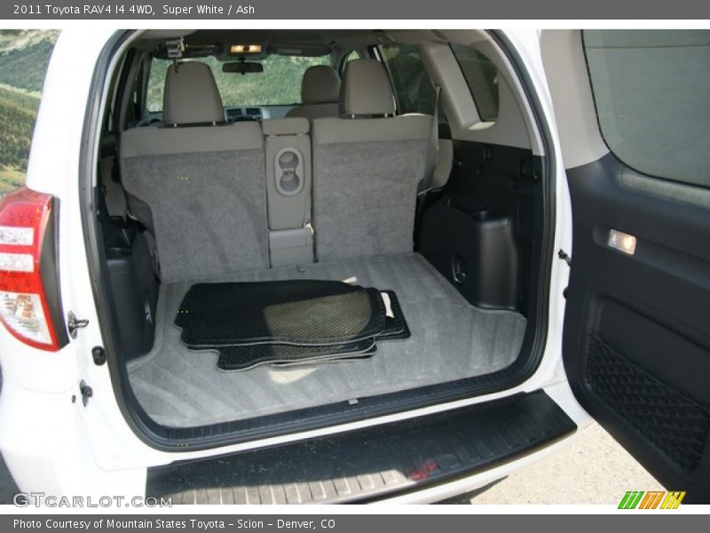 Super White / Ash 2011 Toyota RAV4 I4 4WD
