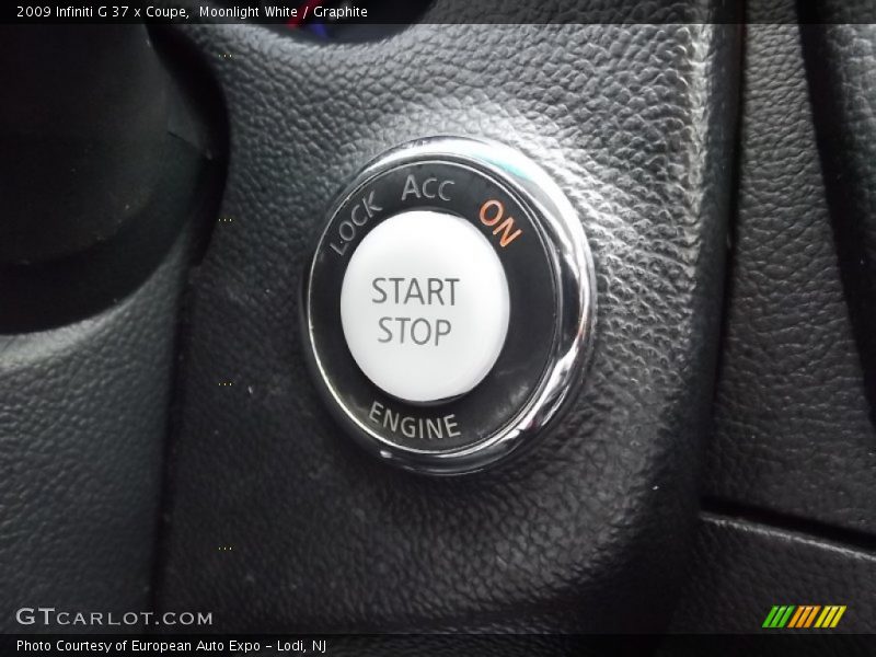 Moonlight White / Graphite 2009 Infiniti G 37 x Coupe