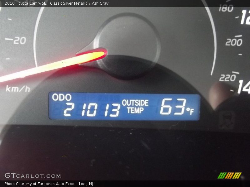 Classic Silver Metallic / Ash Gray 2010 Toyota Camry SE