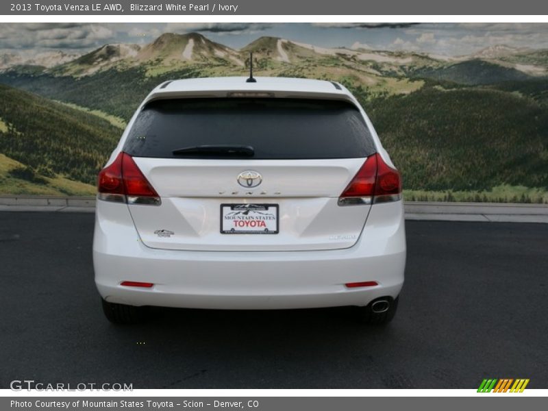 Blizzard White Pearl / Ivory 2013 Toyota Venza LE AWD
