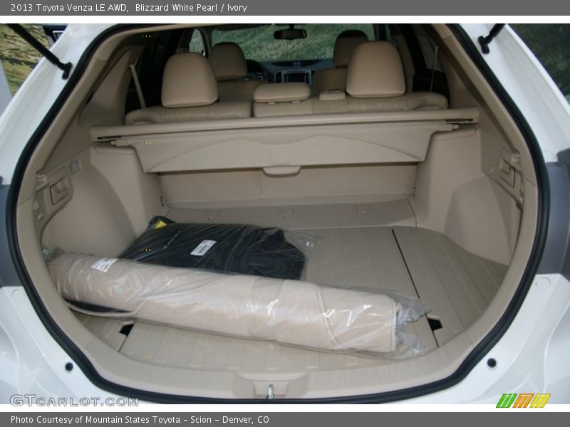Blizzard White Pearl / Ivory 2013 Toyota Venza LE AWD
