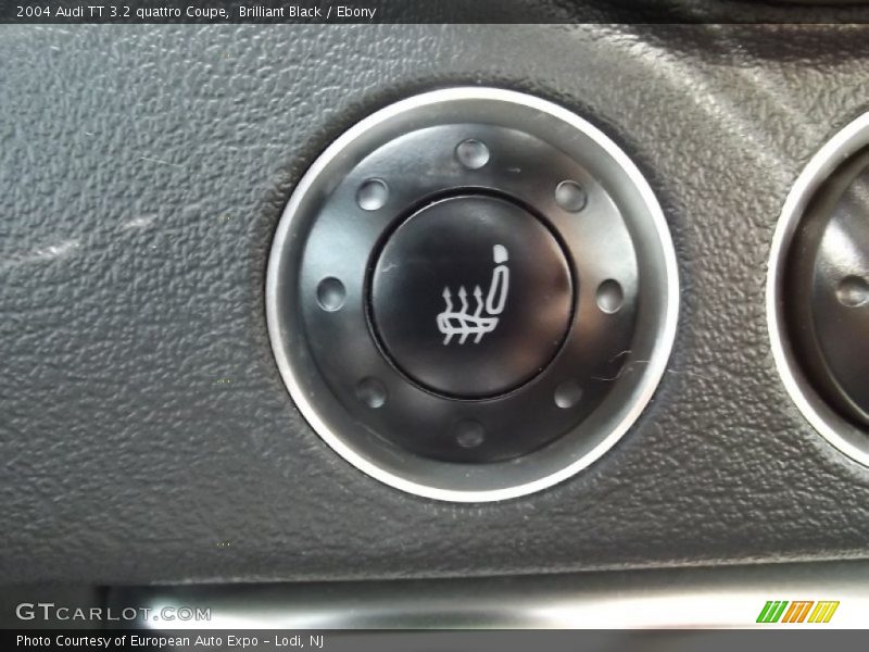 Controls of 2004 TT 3.2 quattro Coupe