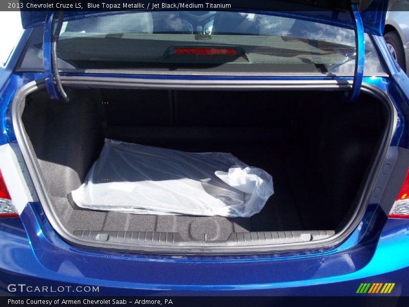 Blue Topaz Metallic / Jet Black/Medium Titanium 2013 Chevrolet Cruze LS