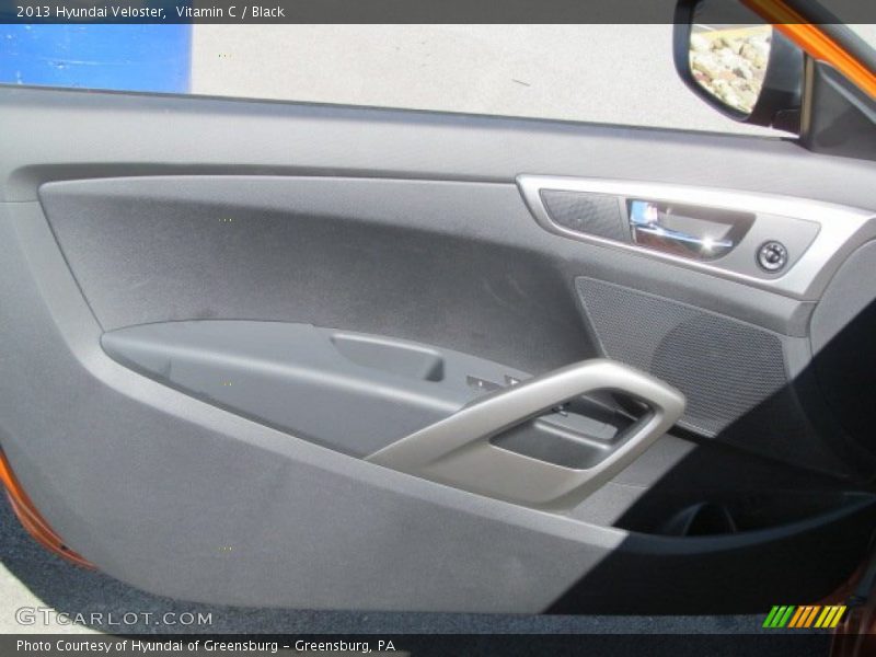 Vitamin C / Black 2013 Hyundai Veloster