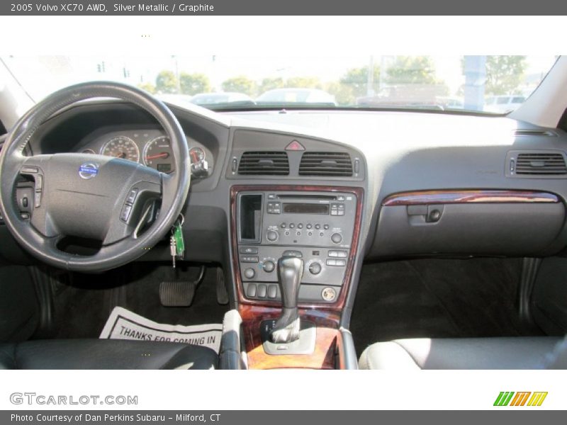 Silver Metallic / Graphite 2005 Volvo XC70 AWD