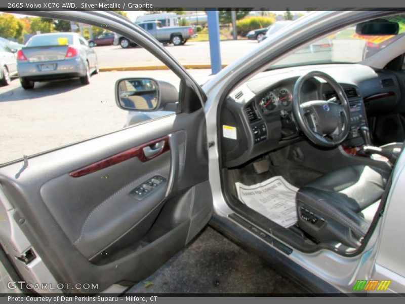Silver Metallic / Graphite 2005 Volvo XC70 AWD