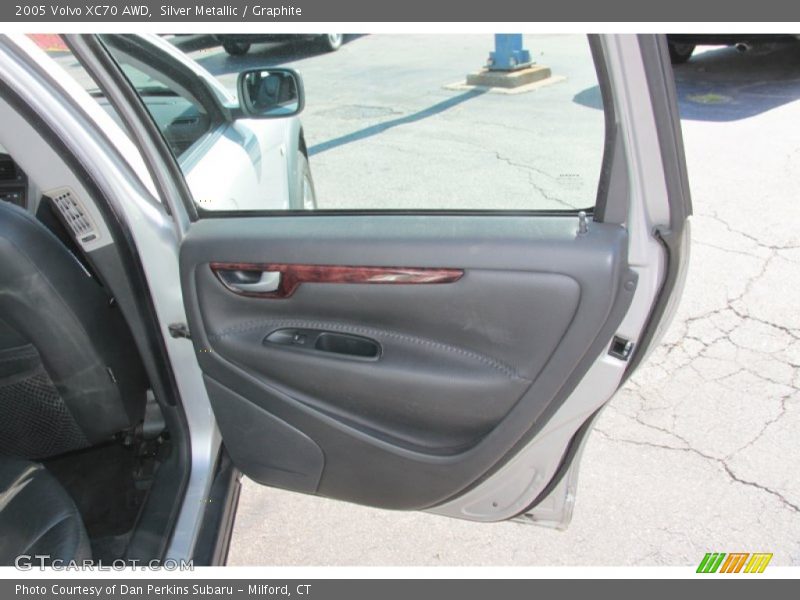 Silver Metallic / Graphite 2005 Volvo XC70 AWD