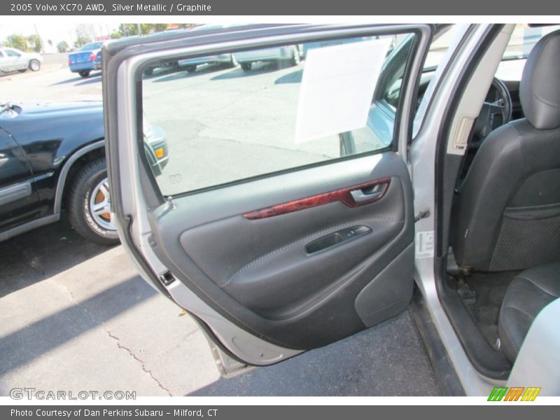 Silver Metallic / Graphite 2005 Volvo XC70 AWD