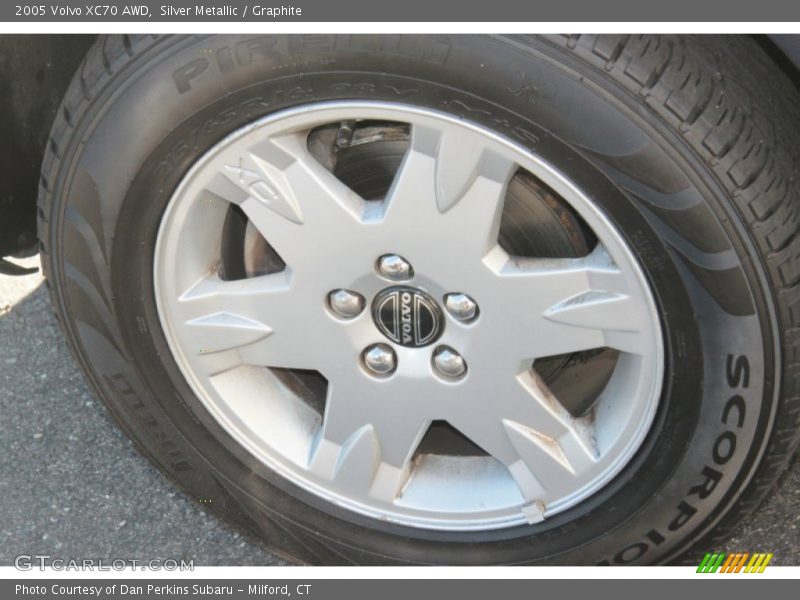 Silver Metallic / Graphite 2005 Volvo XC70 AWD