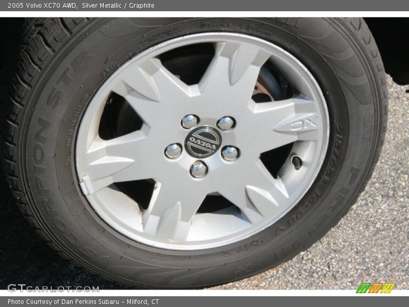 Silver Metallic / Graphite 2005 Volvo XC70 AWD