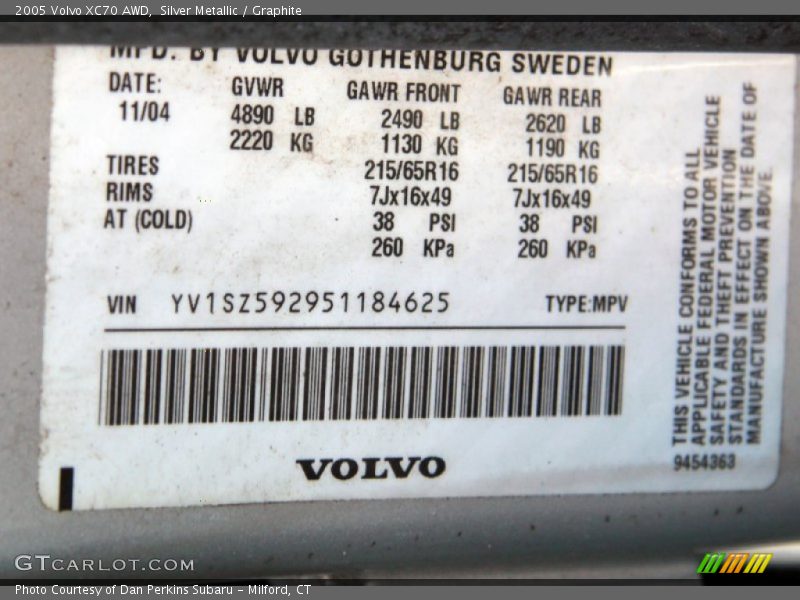 Silver Metallic / Graphite 2005 Volvo XC70 AWD