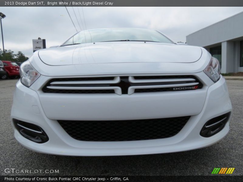 Bright White / Black/Light Diesel Gray 2013 Dodge Dart SXT