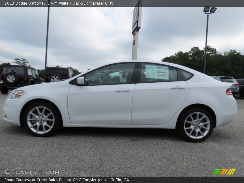 Bright White / Black/Light Diesel Gray 2013 Dodge Dart SXT