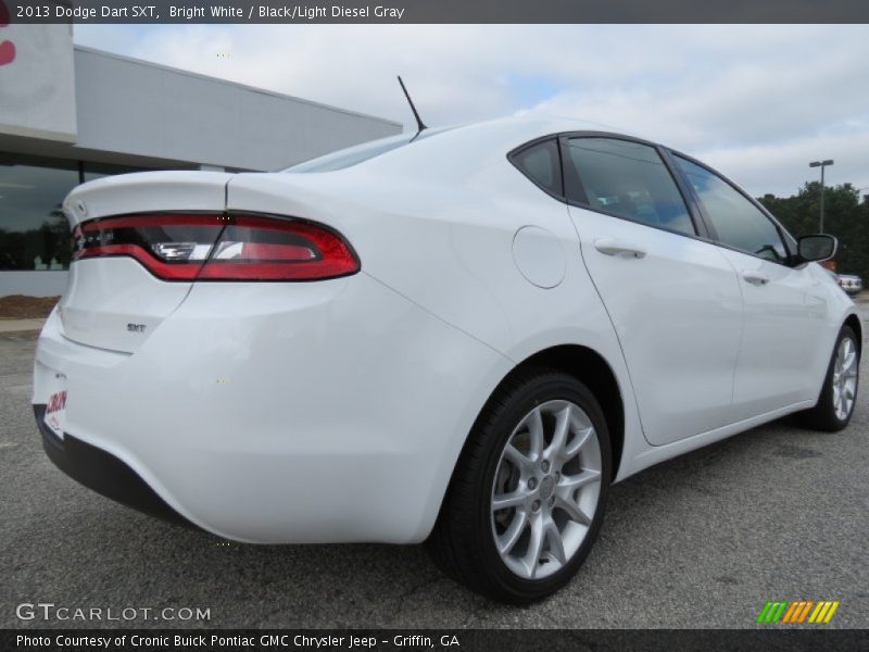 Bright White / Black/Light Diesel Gray 2013 Dodge Dart SXT