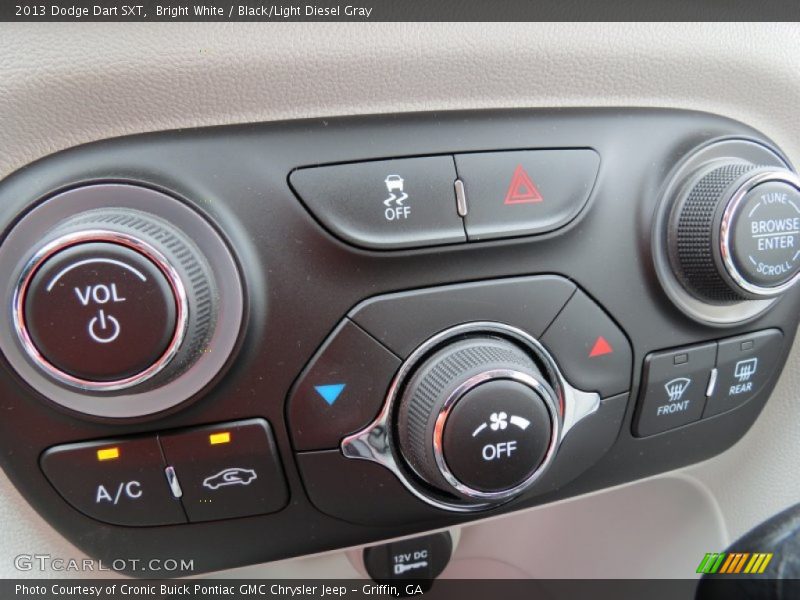 Bright White / Black/Light Diesel Gray 2013 Dodge Dart SXT