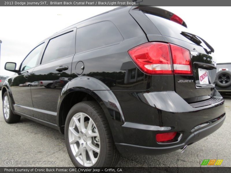 Brilliant Black Crystal Pearl / Black/Light Frost Beige 2013 Dodge Journey SXT