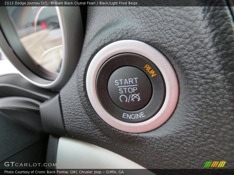 Brilliant Black Crystal Pearl / Black/Light Frost Beige 2013 Dodge Journey SXT