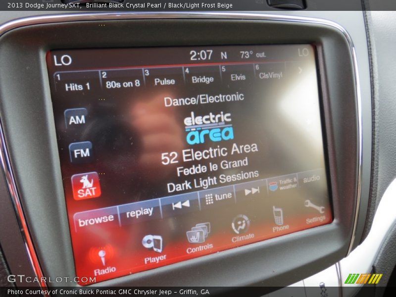 Brilliant Black Crystal Pearl / Black/Light Frost Beige 2013 Dodge Journey SXT