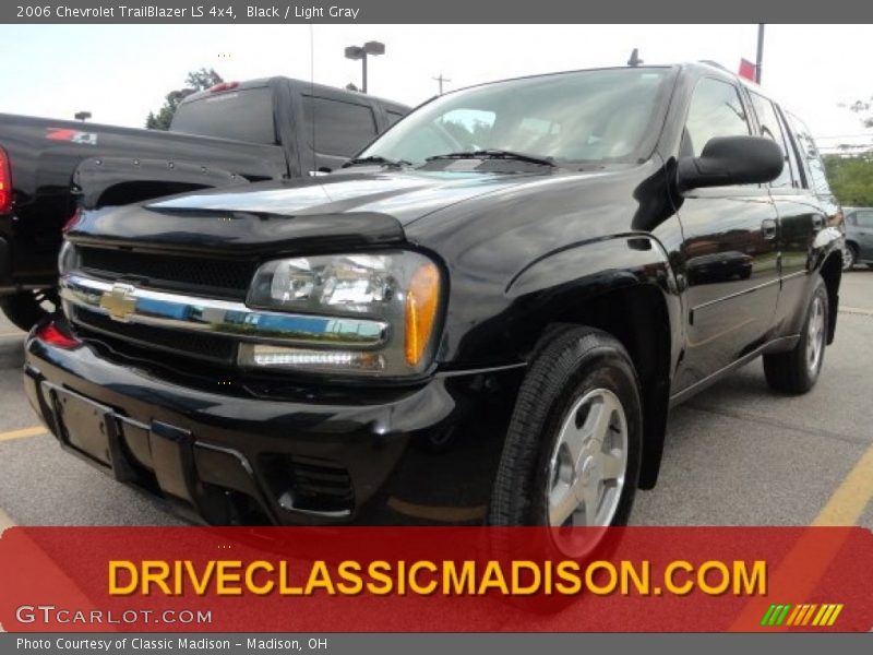 Black / Light Gray 2006 Chevrolet TrailBlazer LS 4x4