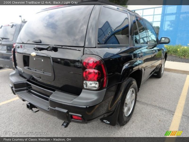 Black / Light Gray 2006 Chevrolet TrailBlazer LS 4x4