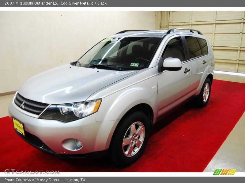 Cool Silver Metallic / Black 2007 Mitsubishi Outlander ES