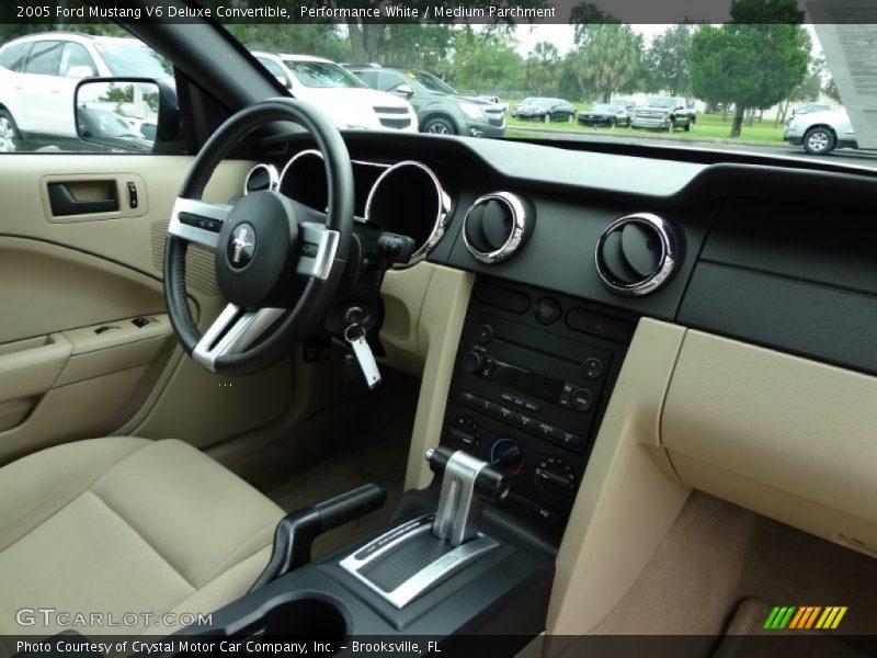 Performance White / Medium Parchment 2005 Ford Mustang V6 Deluxe Convertible