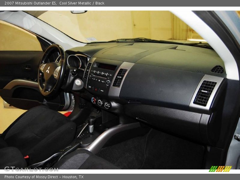 Cool Silver Metallic / Black 2007 Mitsubishi Outlander ES