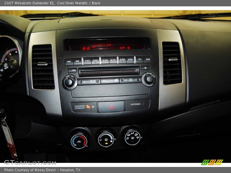 Cool Silver Metallic / Black 2007 Mitsubishi Outlander ES