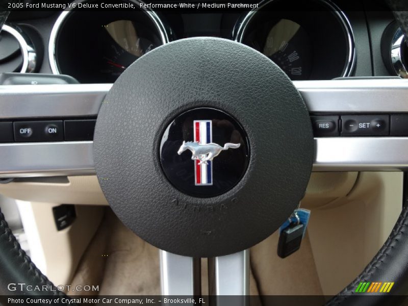 Performance White / Medium Parchment 2005 Ford Mustang V6 Deluxe Convertible