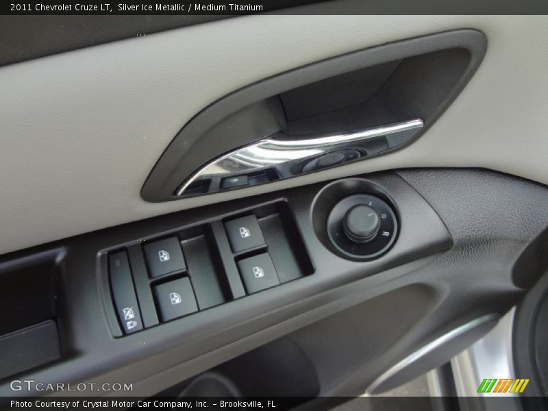 Silver Ice Metallic / Medium Titanium 2011 Chevrolet Cruze LT