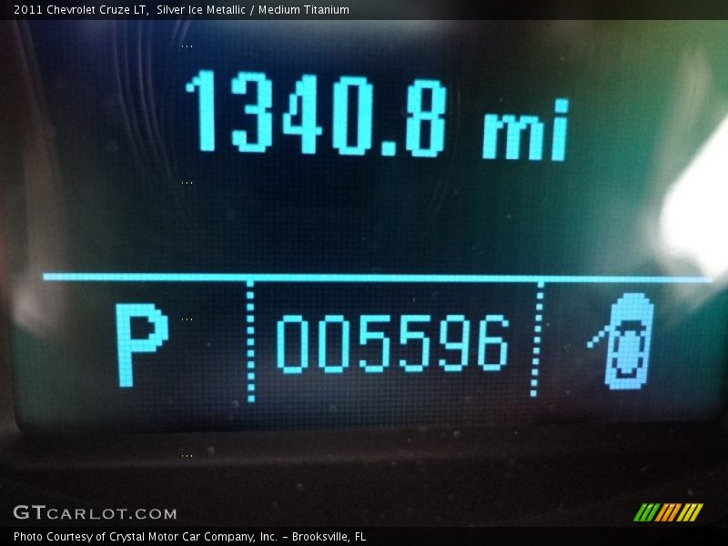 Silver Ice Metallic / Medium Titanium 2011 Chevrolet Cruze LT