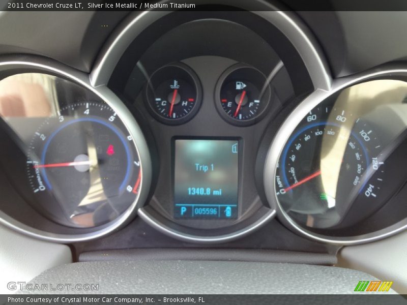Silver Ice Metallic / Medium Titanium 2011 Chevrolet Cruze LT