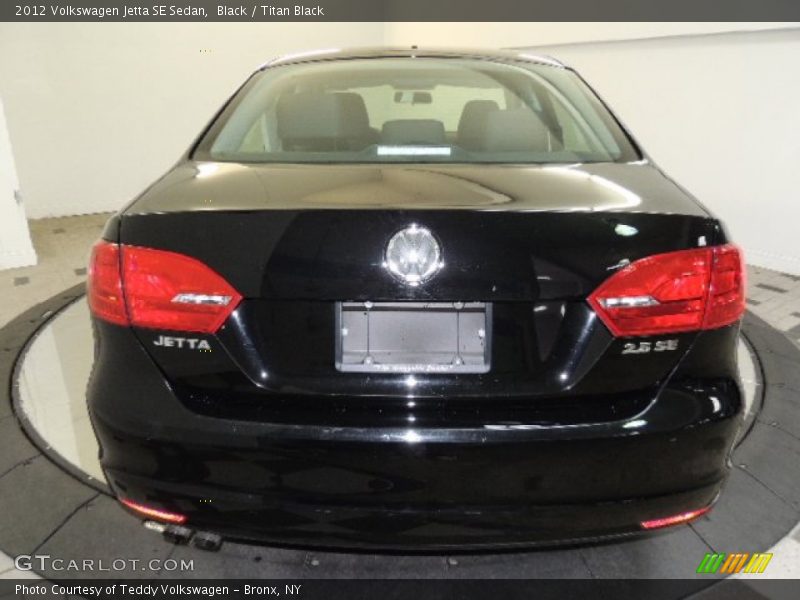 Black / Titan Black 2012 Volkswagen Jetta SE Sedan