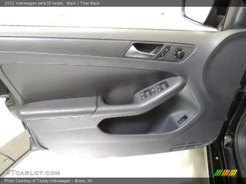 Black / Titan Black 2012 Volkswagen Jetta SE Sedan