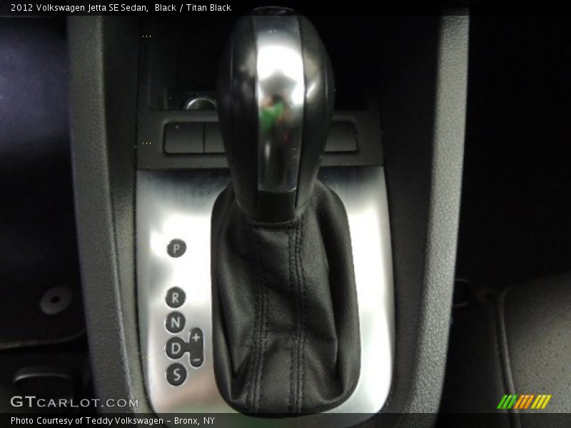 Black / Titan Black 2012 Volkswagen Jetta SE Sedan