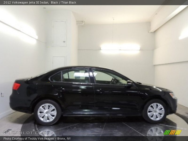 Black / Titan Black 2012 Volkswagen Jetta SE Sedan