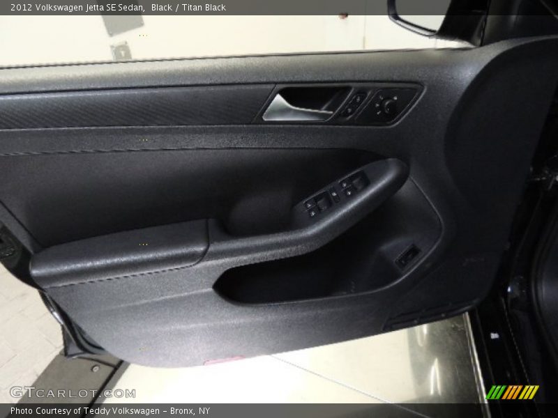 Black / Titan Black 2012 Volkswagen Jetta SE Sedan