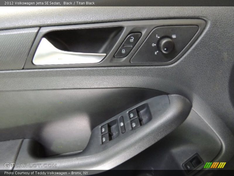 Black / Titan Black 2012 Volkswagen Jetta SE Sedan