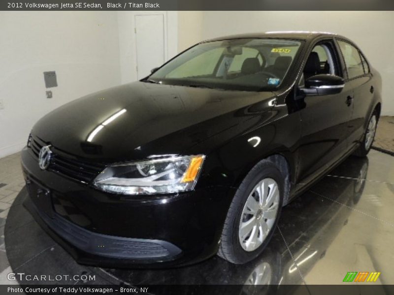 Black / Titan Black 2012 Volkswagen Jetta SE Sedan