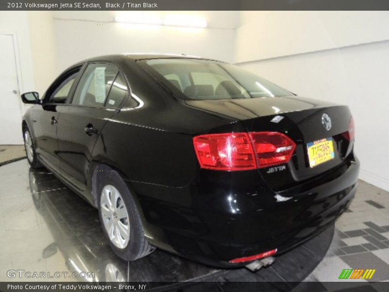 Black / Titan Black 2012 Volkswagen Jetta SE Sedan