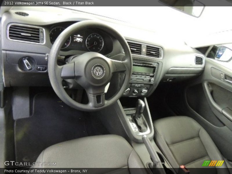 Black / Titan Black 2012 Volkswagen Jetta SE Sedan