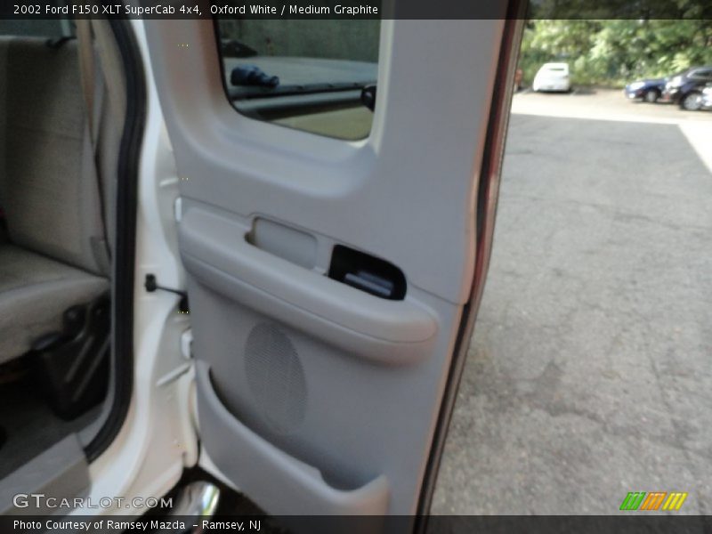 Oxford White / Medium Graphite 2002 Ford F150 XLT SuperCab 4x4