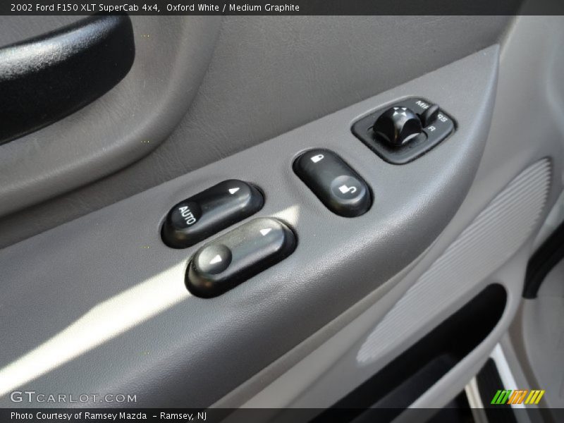 Oxford White / Medium Graphite 2002 Ford F150 XLT SuperCab 4x4