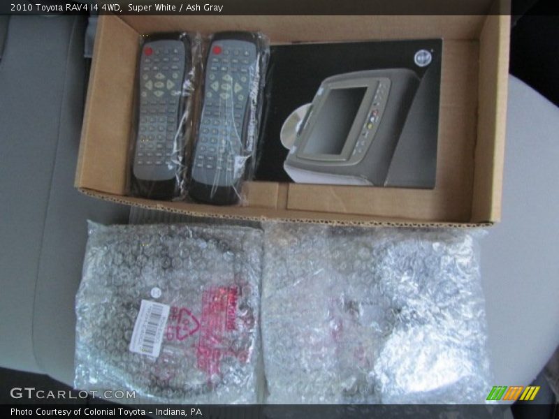 Super White / Ash Gray 2010 Toyota RAV4 I4 4WD