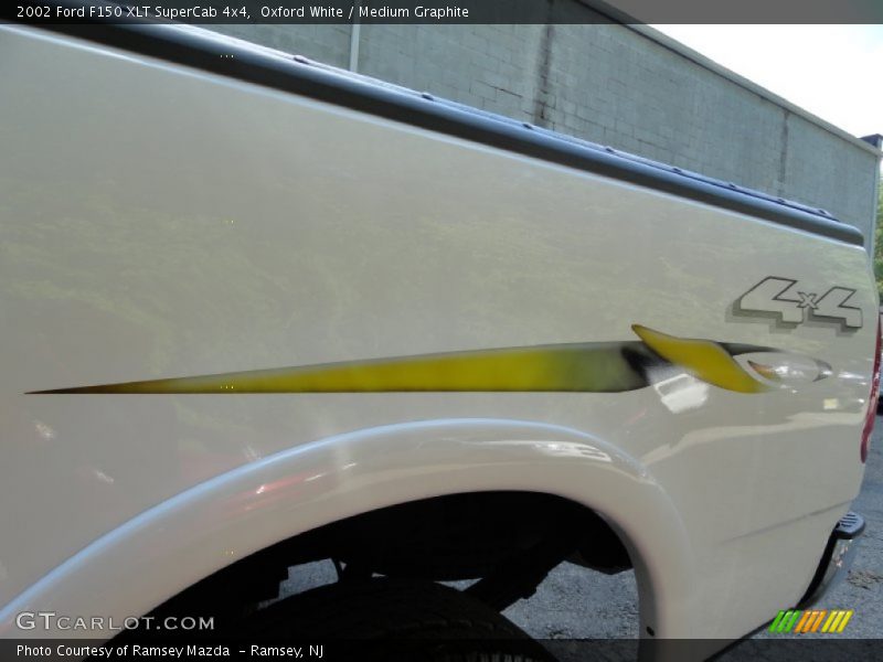 Oxford White / Medium Graphite 2002 Ford F150 XLT SuperCab 4x4