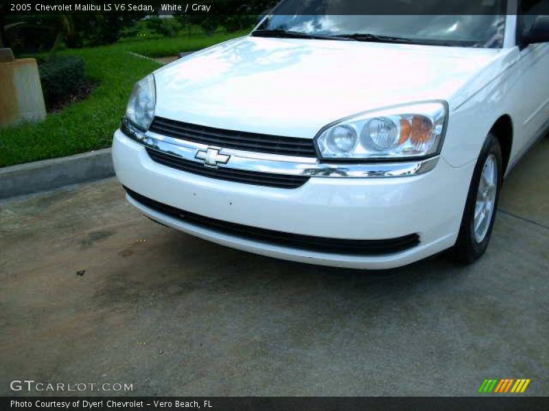 White / Gray 2005 Chevrolet Malibu LS V6 Sedan