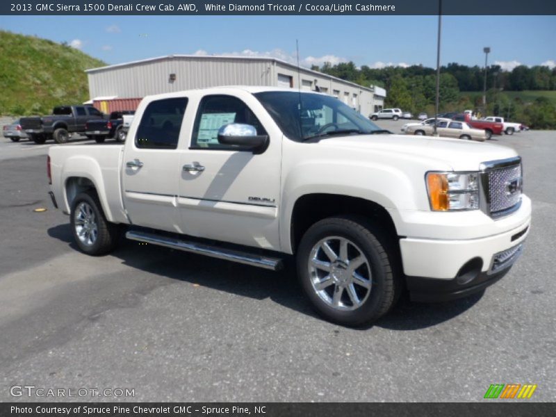 Front 3/4 View of 2013 Sierra 1500 Denali Crew Cab AWD