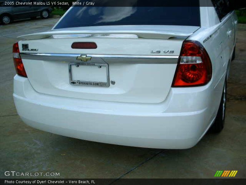 White / Gray 2005 Chevrolet Malibu LS V6 Sedan